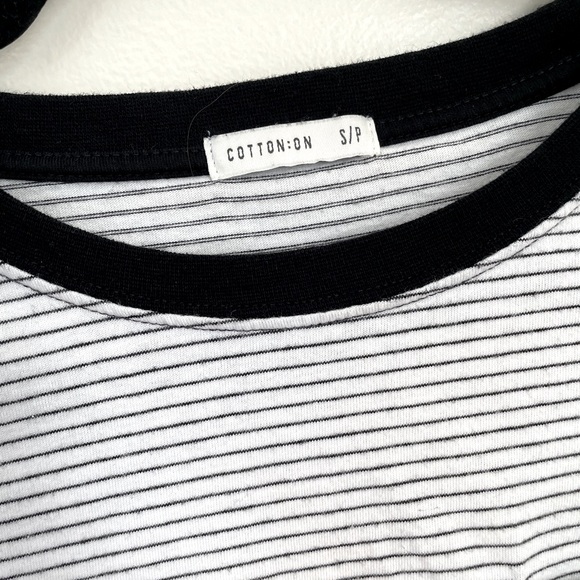 Cotton On | Black and White Cropped Tee | Size Small - Picture 6 of 7